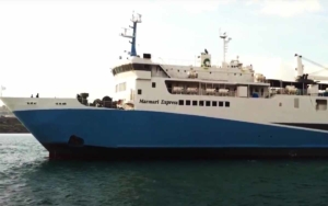 Marmari Express leaves the port.