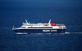Hellenic Seaways Artemis at sea.