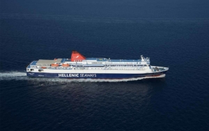 Blue Star Ferries Nissos Samos at sea