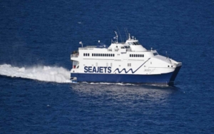 Seajets Andros Jet at sea.