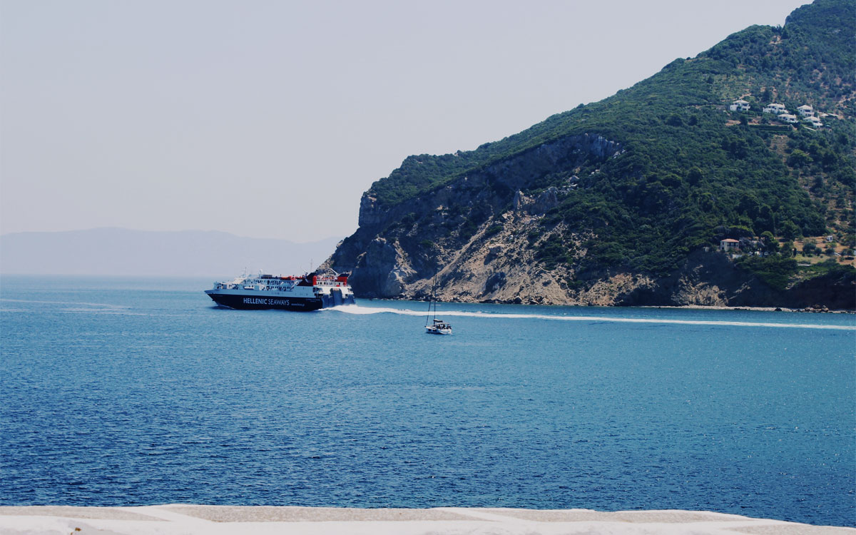The ferry leave of the port of Glossa
